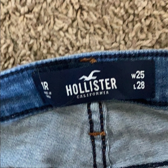 Hollister Low Rise Jeggings - Picture 2 of 3